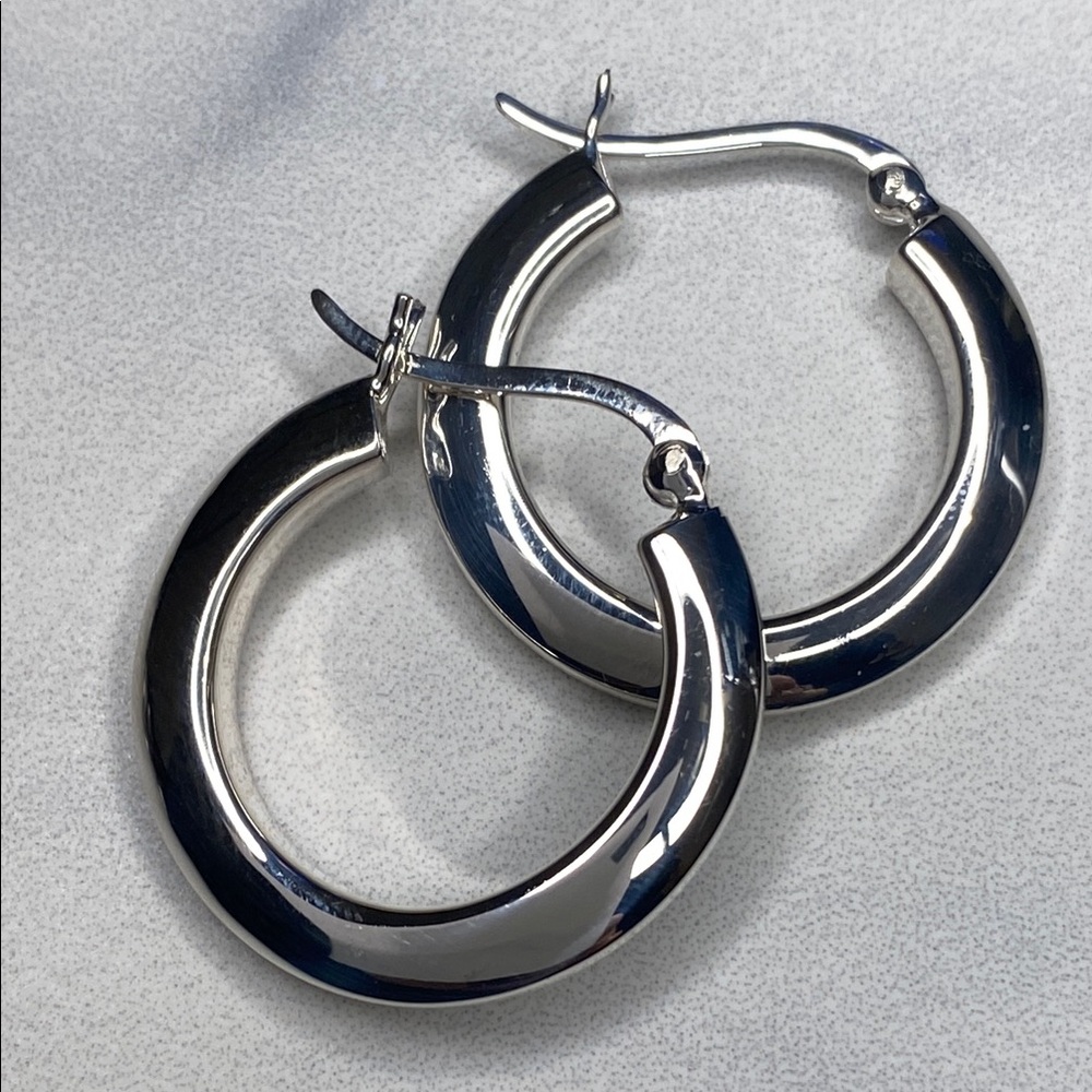 Classic 925 Sterling Silver Hoop Earrings with Polished Finish & Hinged‎ Closure